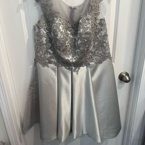 Chic Silver Lace Party Dress
